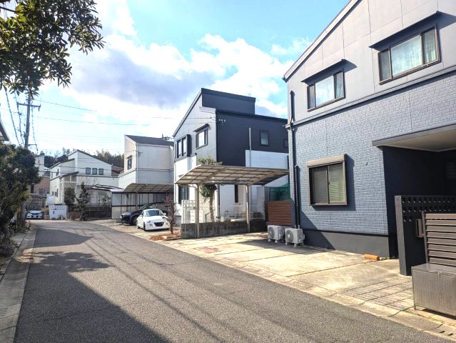 4LDK Family Home in Izumi City with Recent Renovations - Thumbnail 3