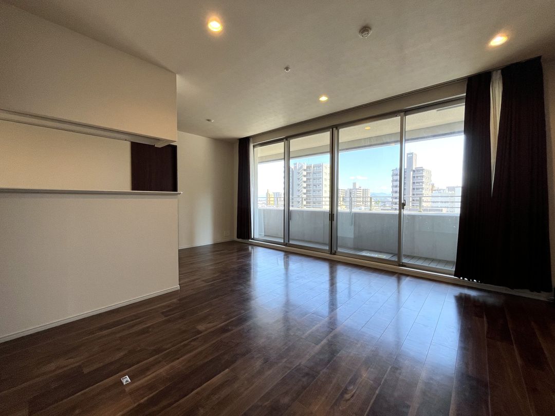 3LDK Apartment for Sale in Takamatsu, Kagawa - Thumbnail 4