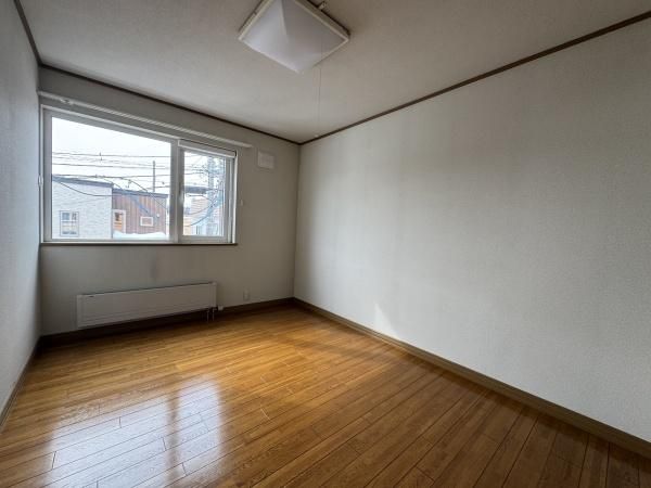 Renovated 5LDK Detached House for Sale in Ishikari, Hokkaido - Thumbnail 3