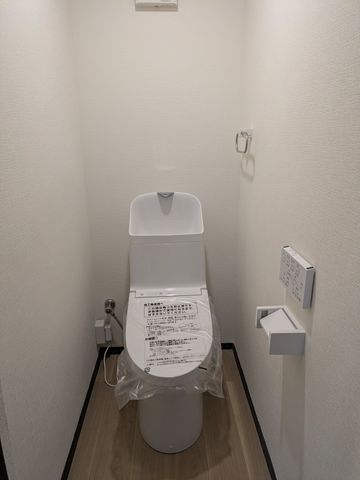 Renovated 3LDK Apartment for Sale in Shunan City, Yamaguchi - Thumbnail 4