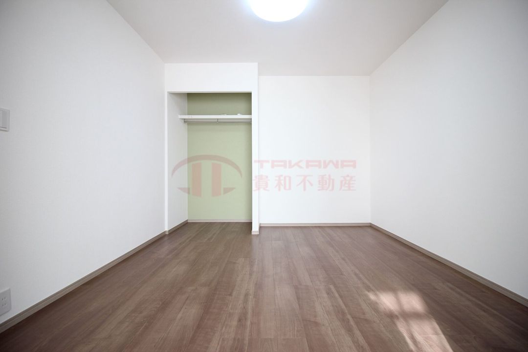Renovated 3LDK Apartment for Sale in Fukuoka City, Jonan Ward - Thumbnail 4