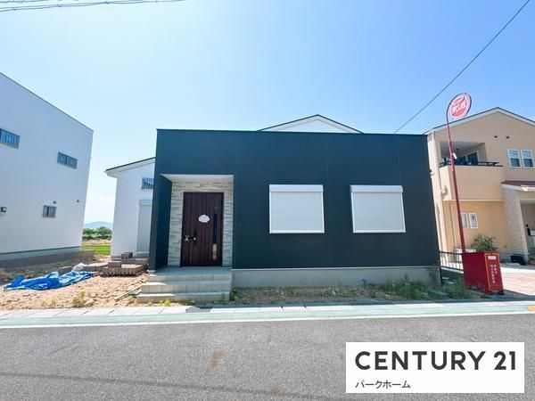 Modern 3SLDK House for Sale in Kusatsu, Shiga Prefecture - Thumbnail 2
