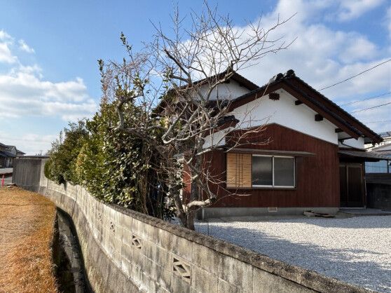 5LDK Detached House for Rent in Hofu City, Yamaguchi - Thumbnail 3