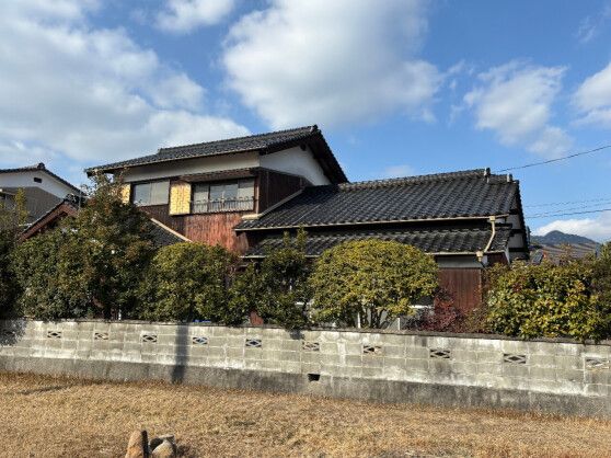 5LDK Detached House for Rent in Hofu City, Yamaguchi - Thumbnail 2