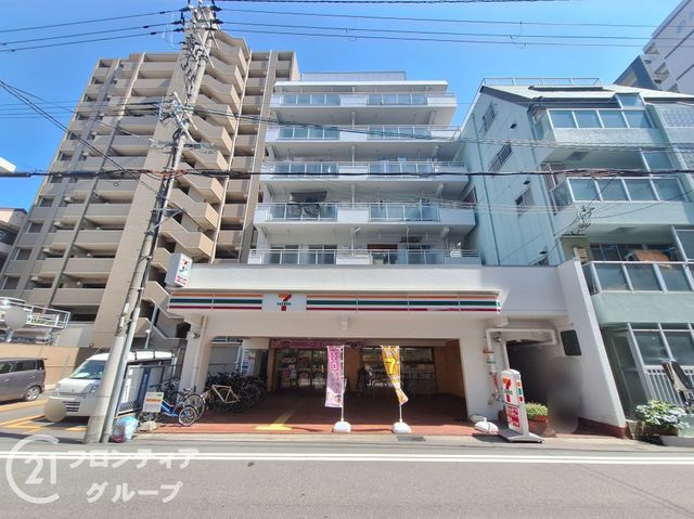 Renovated 2LDK Apartment near Kobe Station - Thumbnail 2