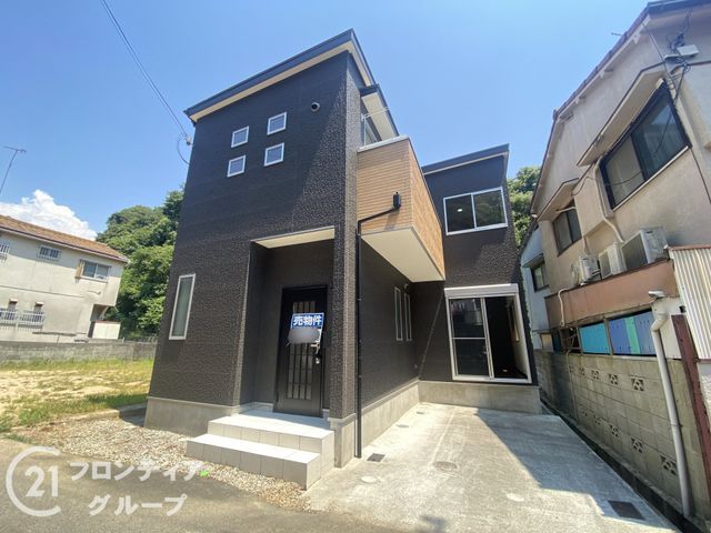 3LDK House in Kobe's Suma Ward with Walk-in Closet - Thumbnail 2