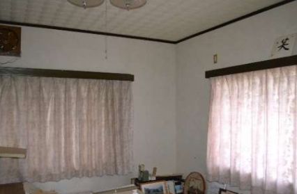 Spacious 1993 Home with Storehouse & Land in Kashiwazaki, Niigata - Thumbnail 3