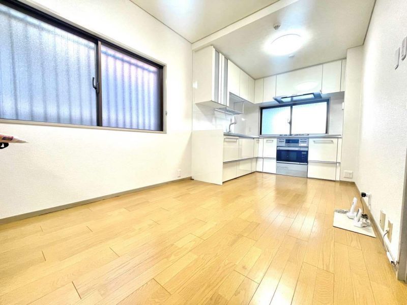 4LDK Apartment for Sale in Higashiyama-dai Sky Mansion, Nagoya - Thumbnail 2