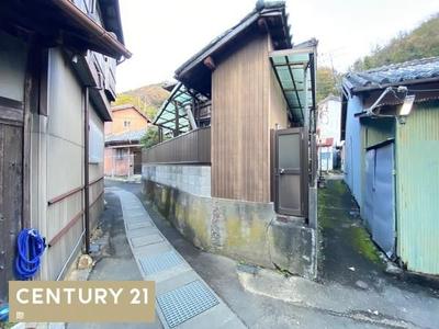 8-Room House for Sale in Kuroe, Kainan City - 1200000 Yen — Image 1, Kainan, Wakayama