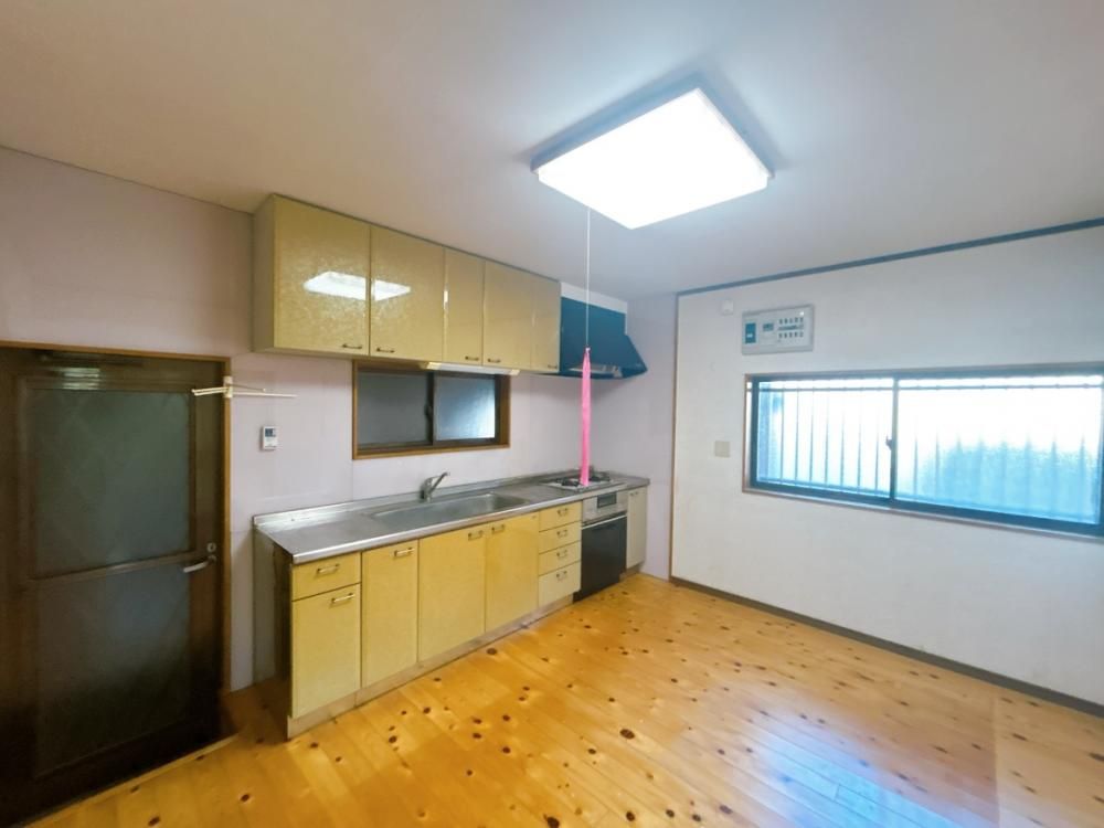 5DK House for Sale in Yatsushiro, Kumamoto - 156.03 sqm - Thumbnail 3