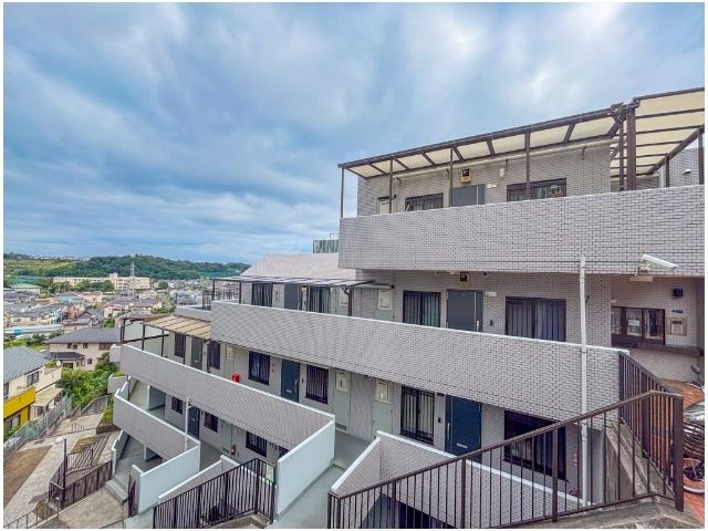 Renovated 2LDK Apartment in Fujisawa Honcho, Kanagawa - Thumbnail 2