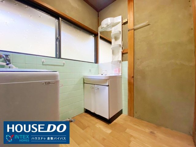 7DK House for Sale in Kurashiki, Okayama on Large Plot - Thumbnail 3