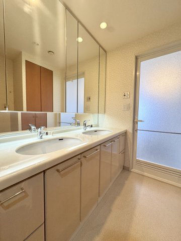 4SLDK Apartment in Nishinomiya with Panoramic Views - Thumbnail 2
