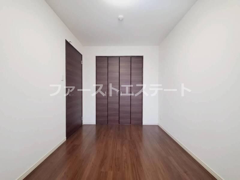 Royal Garden Harimaya Town 13F Apartment for Sale in Kochi - Thumbnail 2