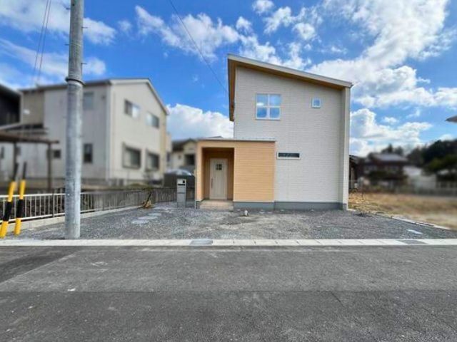 New 3SLDK House with Solar Power in Yokkaichi, Mie - Thumbnail 2
