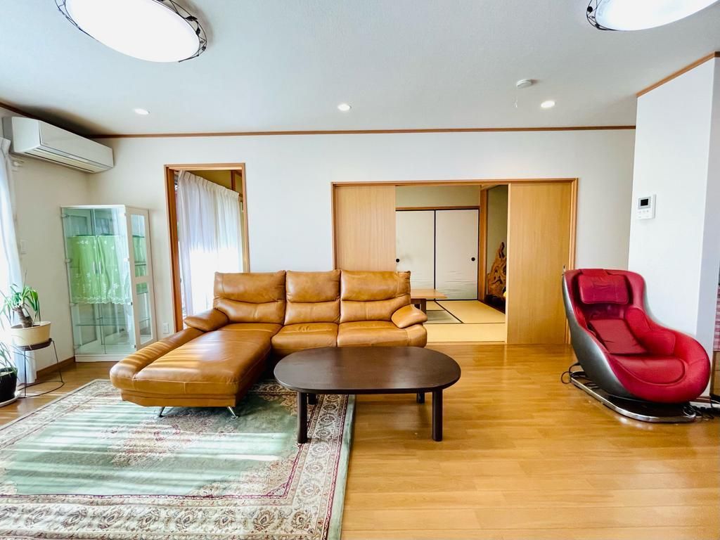 5SLDK Solar-Powered House for Sale in Akiruno, Tokyo - Thumbnail 2