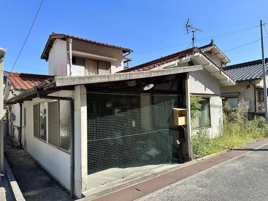 5DK House for Sale in Mihara, Hiroshima - Thumbnail 2
