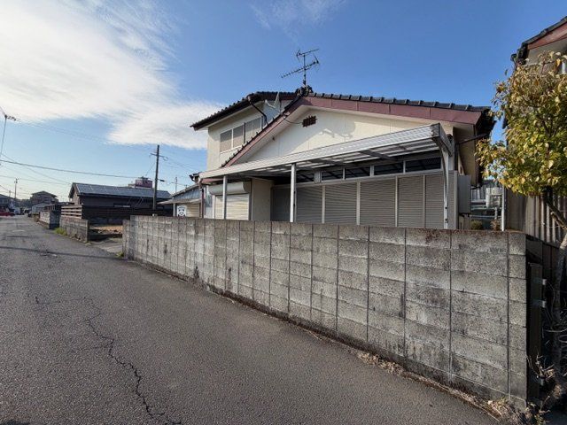 Land for Sale with Old House in Miyakonojo City, Miyazaki - Thumbnail 3