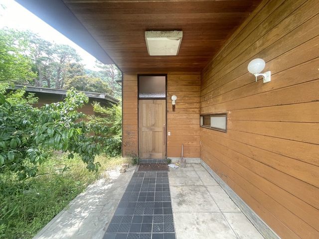 5LDK House for Sale in Nagano with Mountain Views - Image 1