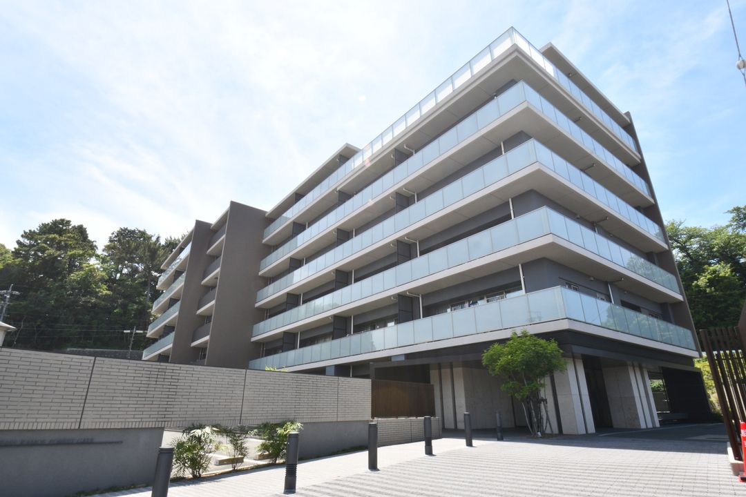 3LDK Apartment for Sale in Hamamatsu, Shizuoka - Image 1