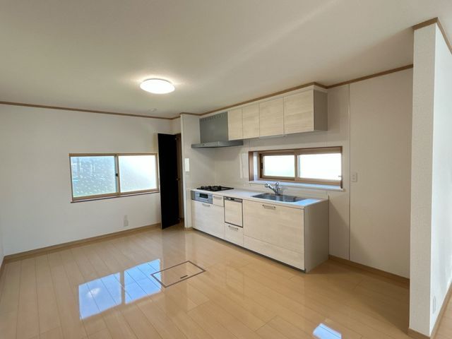 Renovated 4SLDK House for Sale in Towada, Aomori - Thumbnail 2