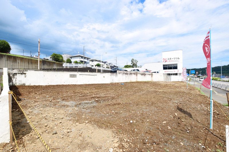 Corner Land Plot on Route 246 in Hadano, Kanagawa - Thumbnail 2
