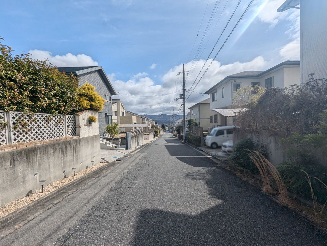 4LDK House in Kawanishi with South-Facing Garden - Thumbnail 4