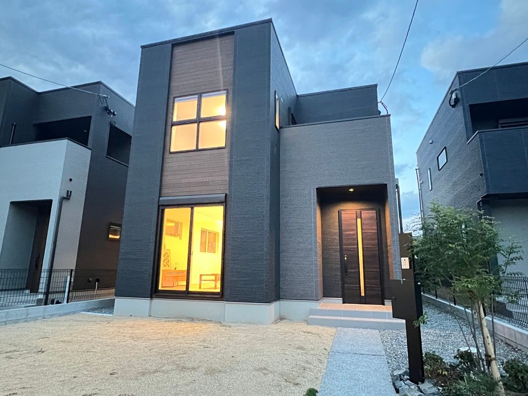 New 4LDK Detached House in Oita City with Skip-Floor Design - Thumbnail 2