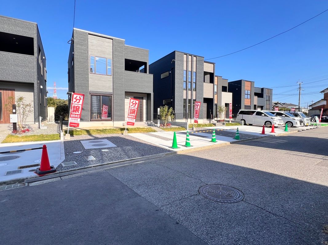 New 4LDK Detached House in Oita City with Skip-Floor Design - Thumbnail 3