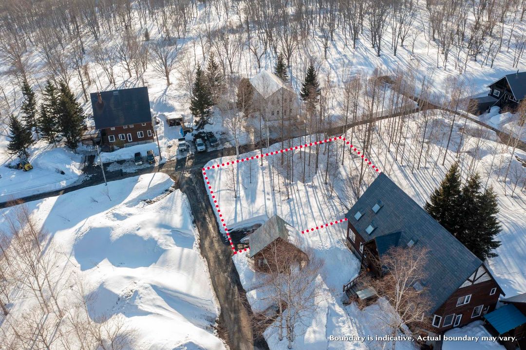 900 sqm Land for Sale in Upper Higashiyama, Niseko - Thumbnail 3
