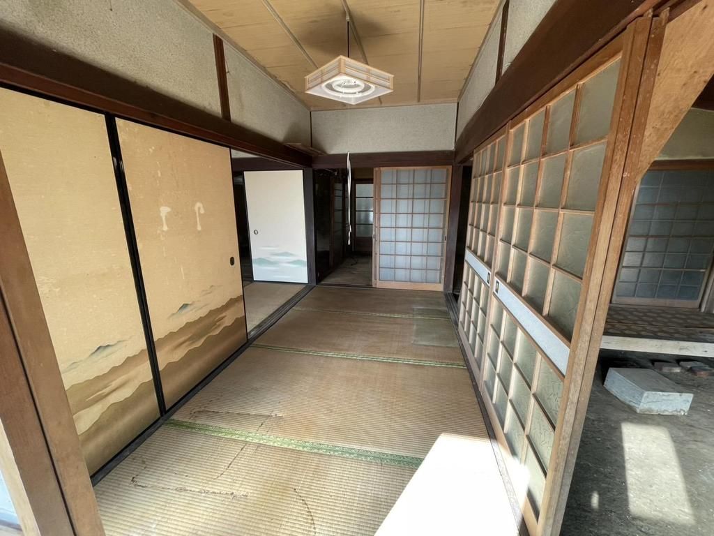 Spacious 6DK House in Onomichi with 126.57㎡ Floor Area - Thumbnail 4