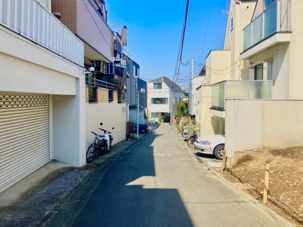 Land for Sale in Kamimeguro, Meguro, Tokyo - No Build Conditions - Thumbnail 2