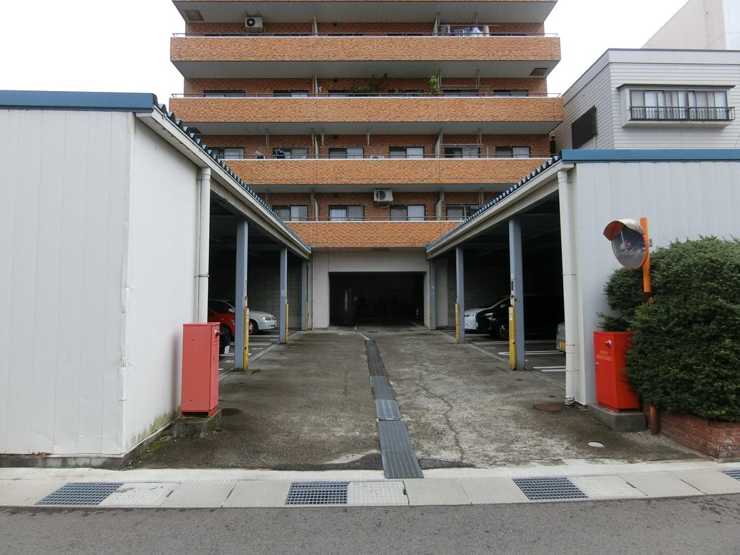 Dia Palace Yukimibashi 3LDK Apartment for Sale in Toyama - Thumbnail 2