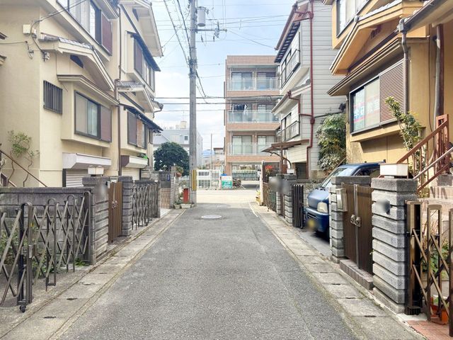 Land for Sale in Nishikyo Ward, Kyoto with Old House - Thumbnail 2