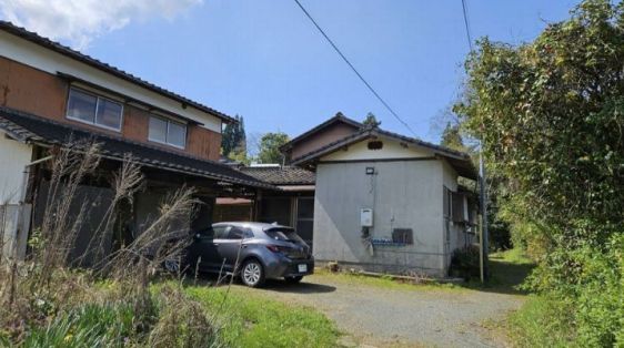 80-Year-Old 4DK House with Farmland in Asakura, Fukuoka - Thumbnail 2