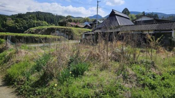 80-Year-Old 4DK House with Farmland in Asakura, Fukuoka - Thumbnail 3