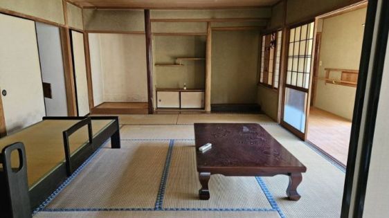 80-Year-Old 4DK House with Farmland in Asakura, Fukuoka - Thumbnail 4