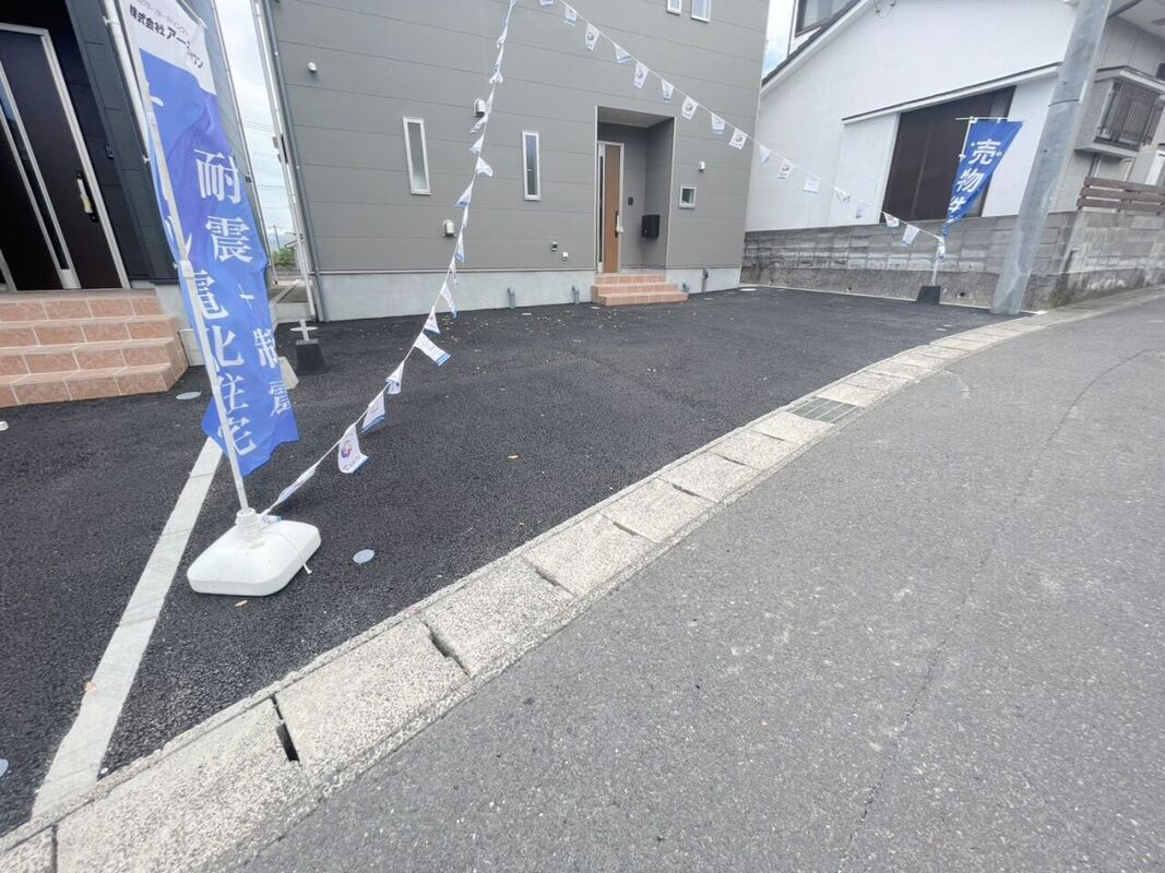New 4SLDK House for Sale in Kinko-dai, Kagoshima City - Thumbnail 2