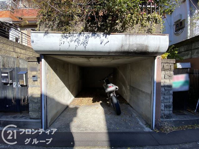 3DK House in Hirakata with South-Facing Balcony - Thumbnail 3