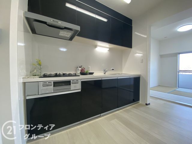 Renovated 3LDK Apartment Near Ōkuradani Station, Akashi - Thumbnail 4
