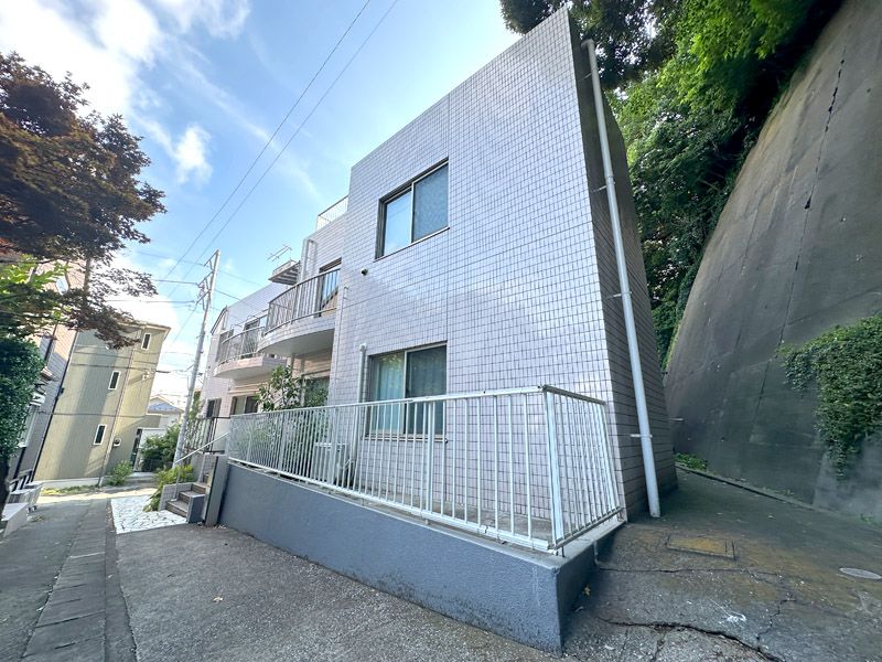 Grade 1 Zushi 3LDK Maisonette with Roof Balcony Near Station - Thumbnail 2