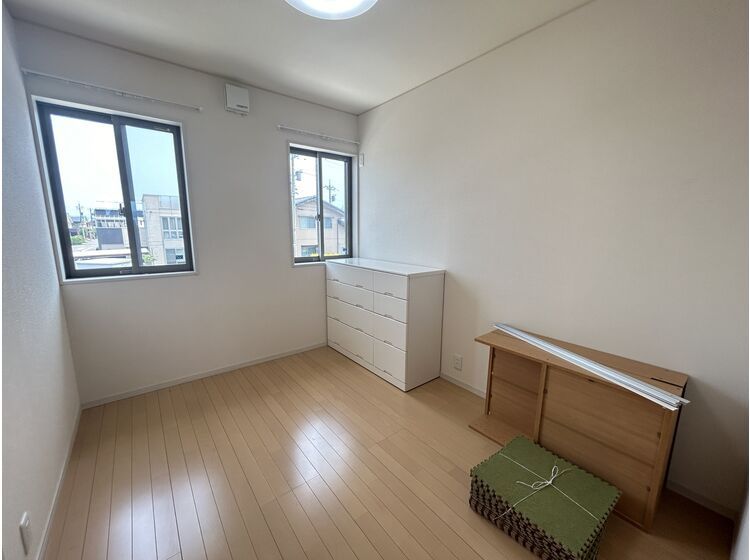 5LDK House with Solar Power in Kawakita, Ishikawa - Thumbnail 4