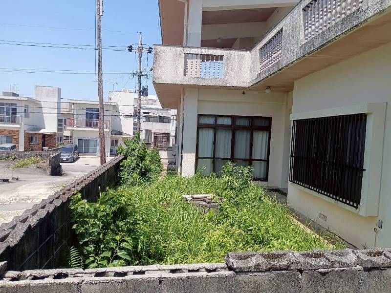 4LDK RCB House for Renovation in Uruma, Okinawa - Thumbnail 4