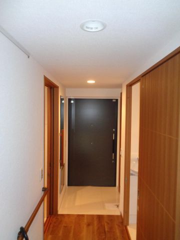 Pet-Friendly 2LDK Apartment for Sale in Nara with Shuttle Bus - Thumbnail 2
