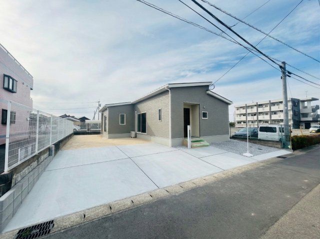 New 4LDK House with Solar in Miyazaki's Yoshimura District - Thumbnail 2
