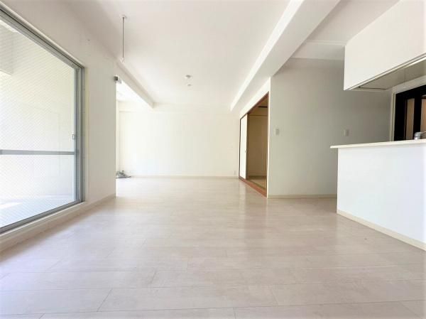 3LDK Condo in Kaizuka, Osaka | Costa Mira Nishikinohama - Thumbnail 4