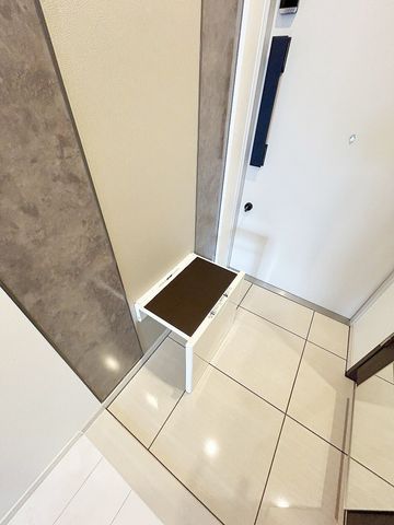Modern 1SLDK Condo with Lake Biwa Views in Otsu, Shiga - Thumbnail 3
