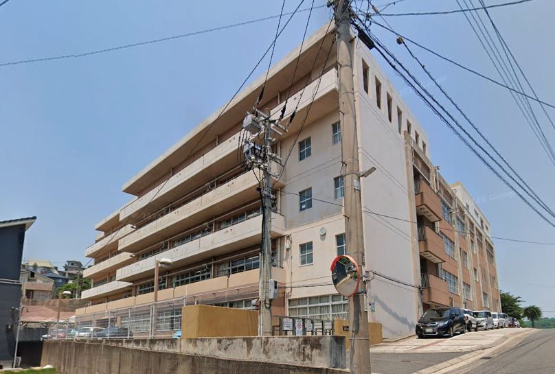 Spacious 3LDK Apartment in Wakamatsu, Kitakyushu - Image 1