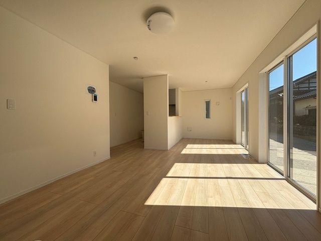 New 4LDK House in Tottori City with EV Charging & South Garden - Thumbnail 4