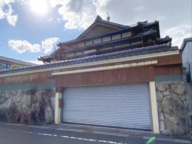 7-Bedroom House in Shime with Underground Garage - Thumbnail 2